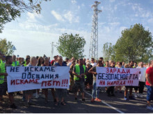 Стотици жители на бургаските квартали Рудник и Черно море излязоха на протест