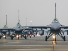Нидерландия ще даде на Украйна 42 F-16