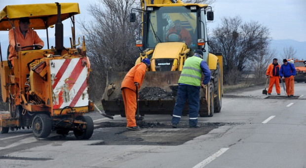 Затварят за ремонт пътната отсечка между селата Пленимир и Петлешково