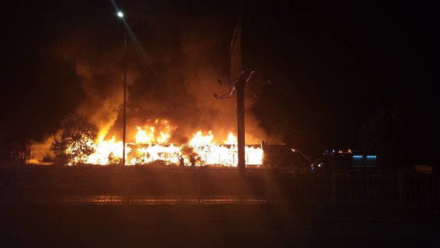 Пожар унищожи всички дървени бараки в района на Цирковата площадка