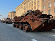 Руски танкове най-накрая ще минат на парад в Киев, но не както си ги представя Москва