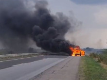 Хората успели да излязат навреме от запаления автомобил на АМ "Тракия"