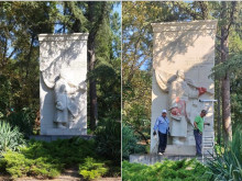 Почистиха осквернения с червена боя Паметник на Съветската армия в Стара Загора