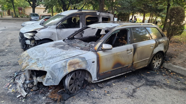 </TD
>Собственикът на изгорелия автомобил в Благоевград е задържан след употреба