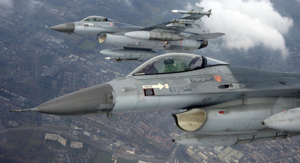 Украйна ще получи от Нидерландия и Дания самолети F-16, които са модернизирани