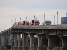 Откъсна се част от "Дунав мост" при Русе, преустановено е движението и в двете посоки