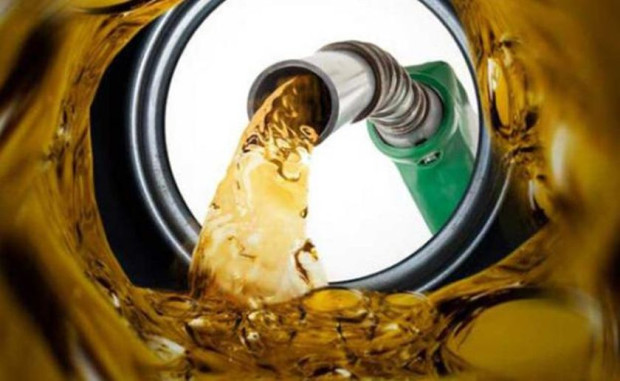 Продължава нарастването на курса на суровия петрол – 84 долара