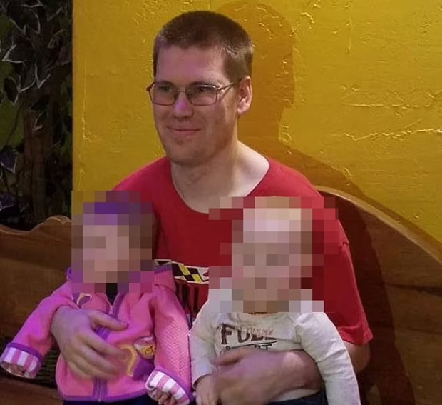 38 годишен асексуален мъж от Мериленд е помогнал да се родят