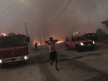 Ситуацията в Гърция е тежка: Български пожарникари отиват на място