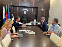 Кметът Николов недоволства срещу некачествени ремонти на ВиК Бургас