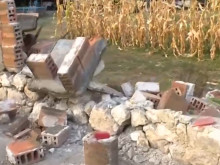 Лек автомобил връхлетя къща в пловдивско село