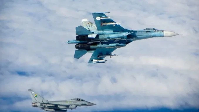 Изтребител F-16 се е приближил "опасно" до руски Су-35 в района на Ал Танф