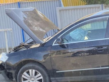 Лек автомобил събори стълб на булевард в Пловдив