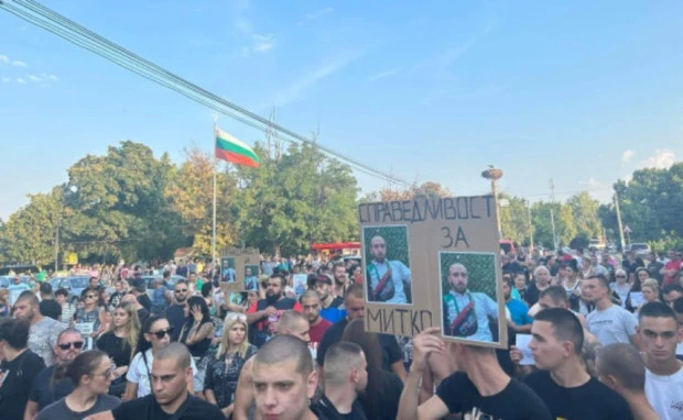 Протестите на хората от Цалапица продължават, ще затварят пътя Пловдив-Пазарджик