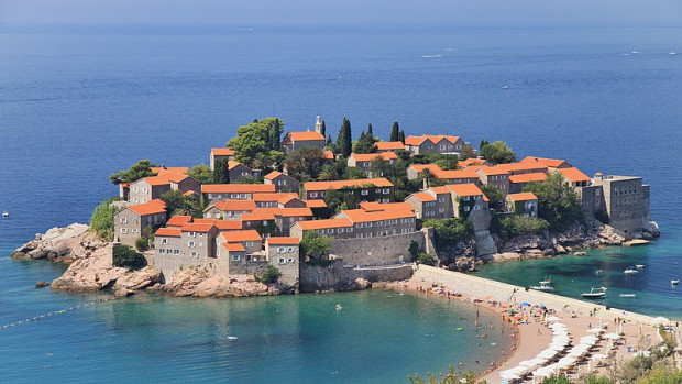 Свети Стефан е остров със селище в близост до Будва, Черна гора. Той е заселен и има