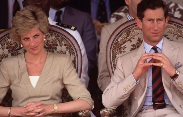 На 28 август 1996 година кралската двойка принц Чарлз бел