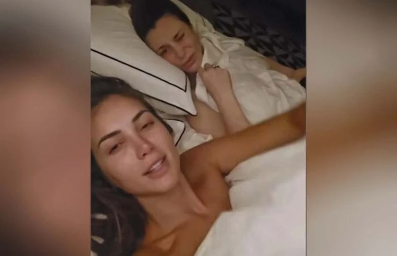 Ваня Щерева в едно легло с Алекс Богданска
