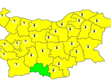 Жълт код е обявен в 27 области - на запад за гръмотевични бури, на изток за горещо време