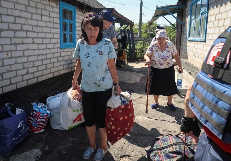 Повече от 1400 цивилни са евакуирани от Купянск