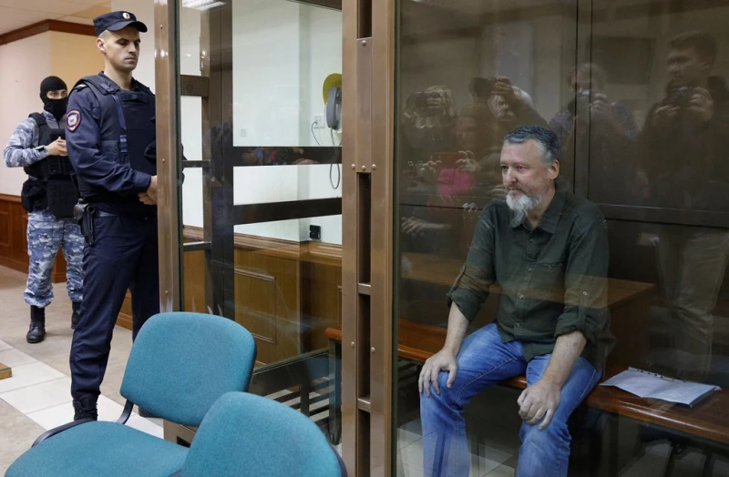 Игор Стрелков остава в ареста до септември