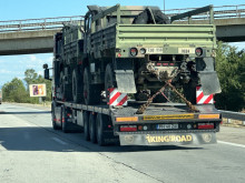 МО предупреждава: Военна техника тръгва по пътя Карлово - ГКПП "Калотина"