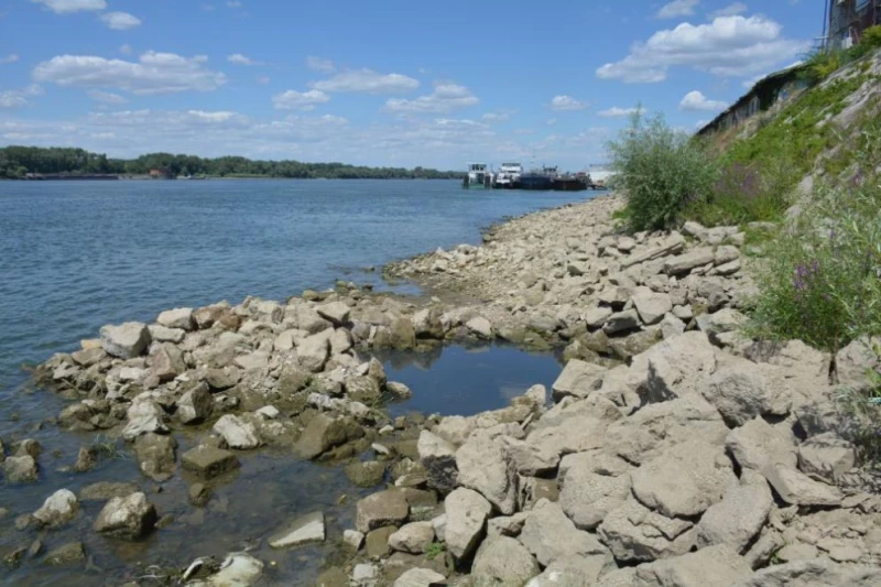 Незначителен спад в нивото на река Дунав