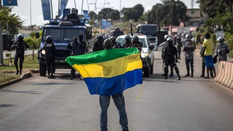 Военни държат в плен сина на президента на Габон
