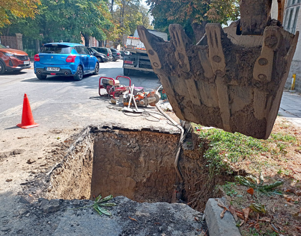 Авария остави без вода голям район в центъра на Варна Дупката
