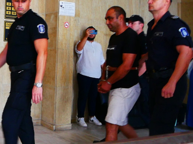 TD Бургаският окръжен съд остави в ареста под гумите на