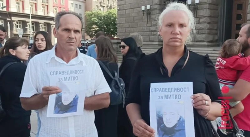 Семейството на убития Митко от Цалапица се срещна с вътрешния министър, протестите продължават