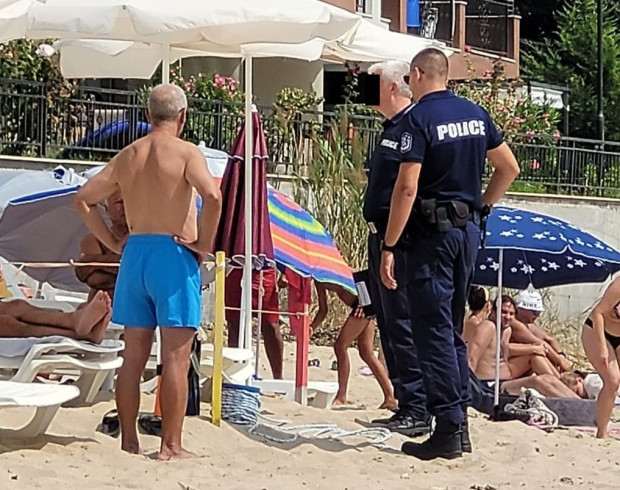 Усилено полицейско присъствие на плажа под ресторант Даляна, защото на