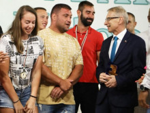 Добра новина за студентите! От 1 октомври увеличават стипендиите