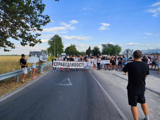 Протестиращите от Цалапица са вече на кръговото на Орта хан предаде