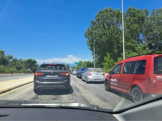 Натоварен трафик по границите ни на запад, север и юг