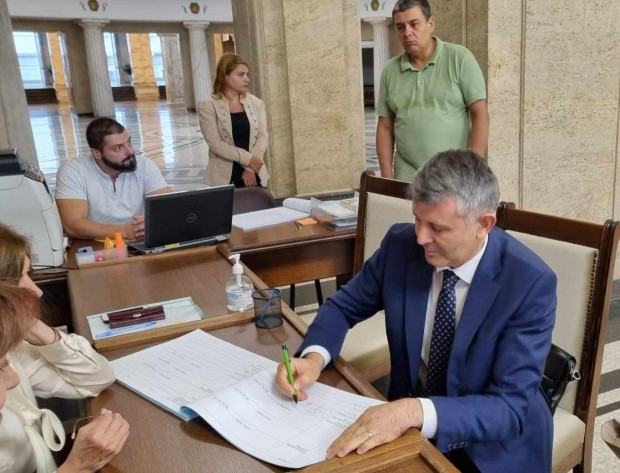 </TD
>Коалиция Съединени за Пловдив внесе днес документи за регистрация в
