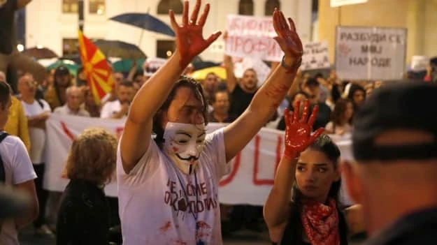 Хиляди в Северна Македония протестираха срещу кражбата на лекарства за онкоболни