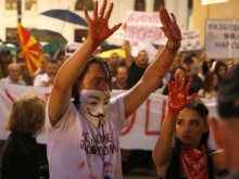Хиляди в Северна Македония протестираха срещу кражбата на лекарства за онкоболни