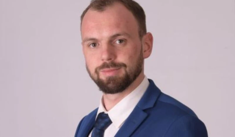 След скандала в "Пирогов" Мустафа Емин подава оставка