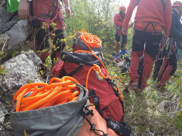 Планински спасители от Карлово са преустановили издирване на туристка със