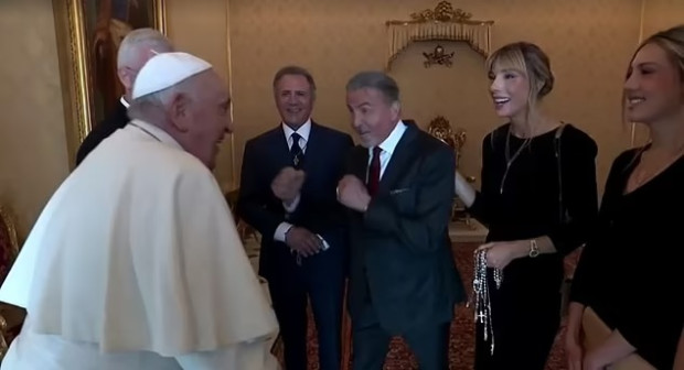 Папа Франциск прие известния актьор Силвестър Сталоун и семейството му