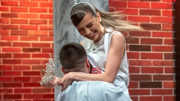 Мис България Вселена 2019 Лора Асенова е сред претендентките за