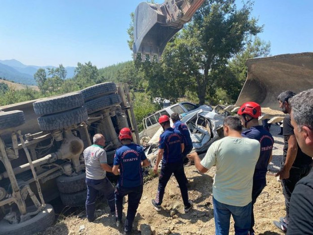 В Кахраманмараш, Турция камион се е врязал в група хора