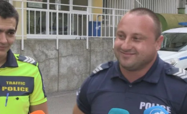 Както ви съобщихме преди дни, полицаи от град Ветово, спасиха