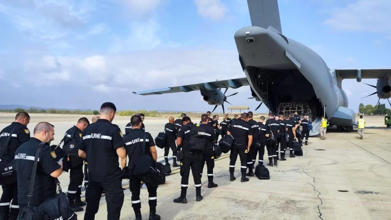 Испания изпрати военни екипи с кучета в помощ на спасителните операции в Мароко