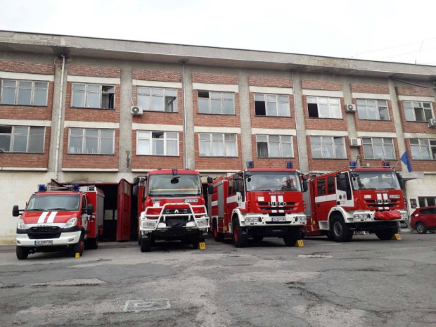 Българските огнеборци изпратени в помощ на Гърция заради горските пожари се прибират