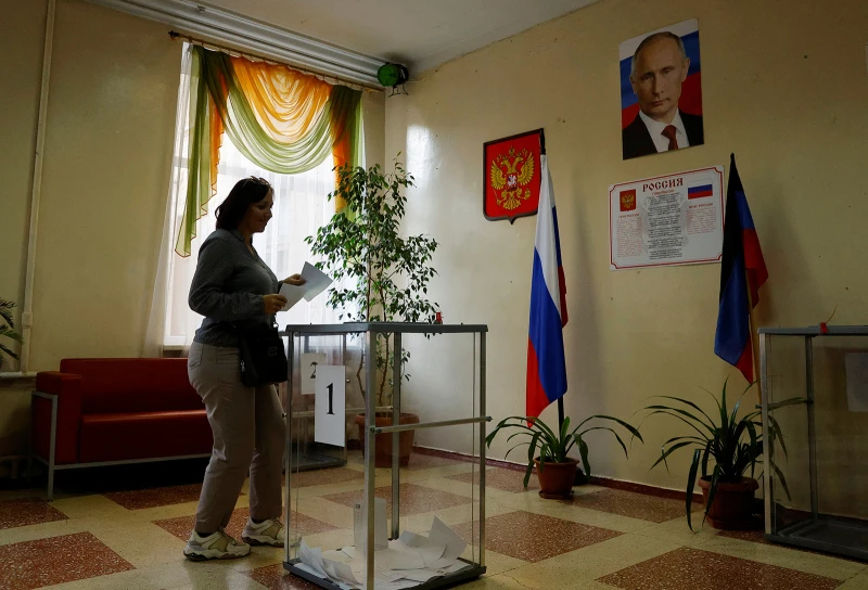 Партията на Путин печели изборите в контролираните украински територии