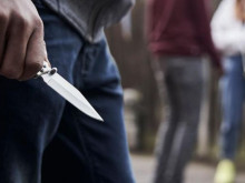 17-годишен младеж намушка с нож 15-годишно момче