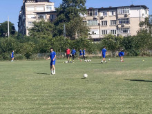 Спартак събра група от 19 футболисти за дербито с Марица