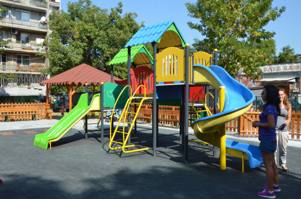 Благоустрояването на междублокови пространства и изграждането на детски площадки са