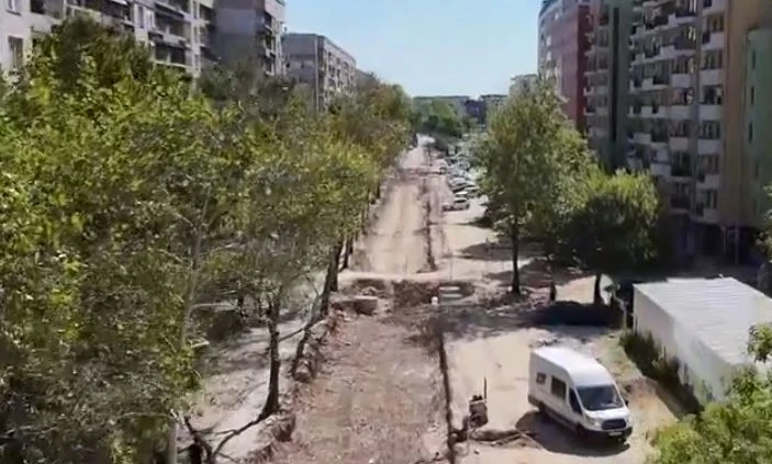 Вижте отвисоко разкопан пловдивски булевард, който всъщност е най-обикновена улица